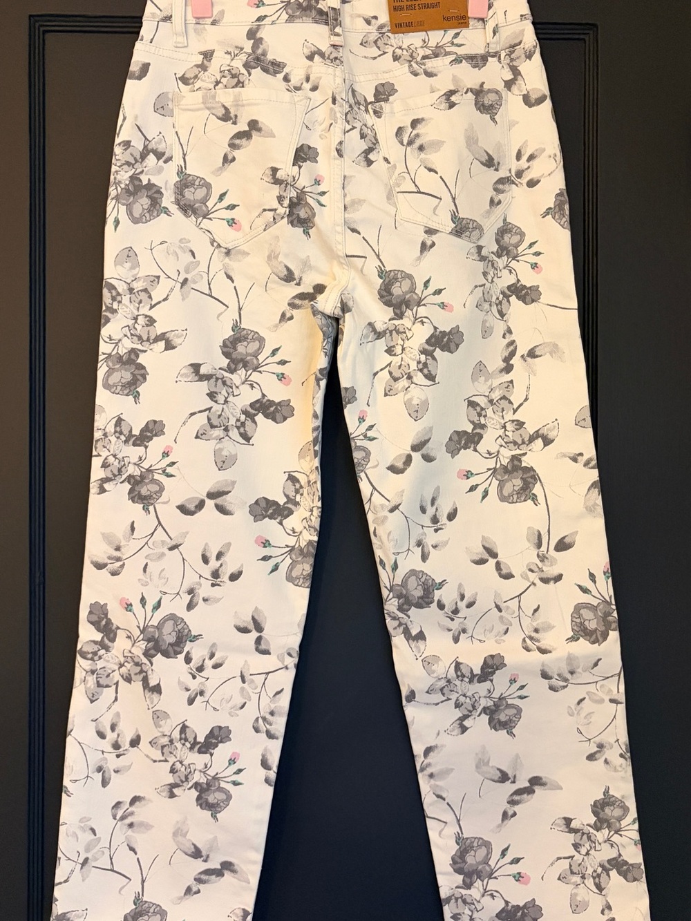 Kensie High Rise Slim Straight Crop Jean NWT - Picture 5 of 10